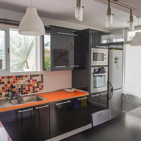 Modern House In アパート *