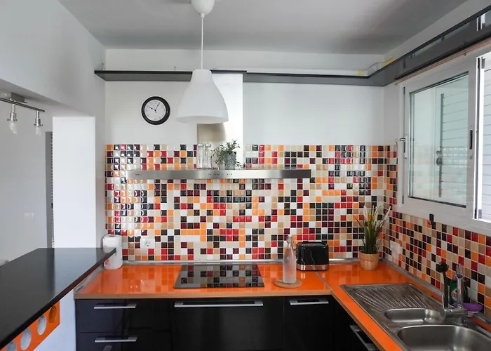 Modern House In باجامار