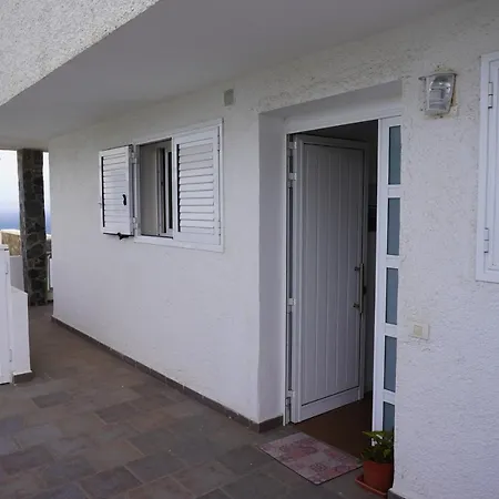 Modern House In Бахамар