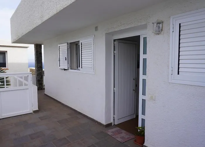 Modern House In Bajamar (La Laguna)